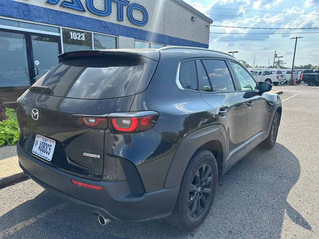 Vehicle photo 4