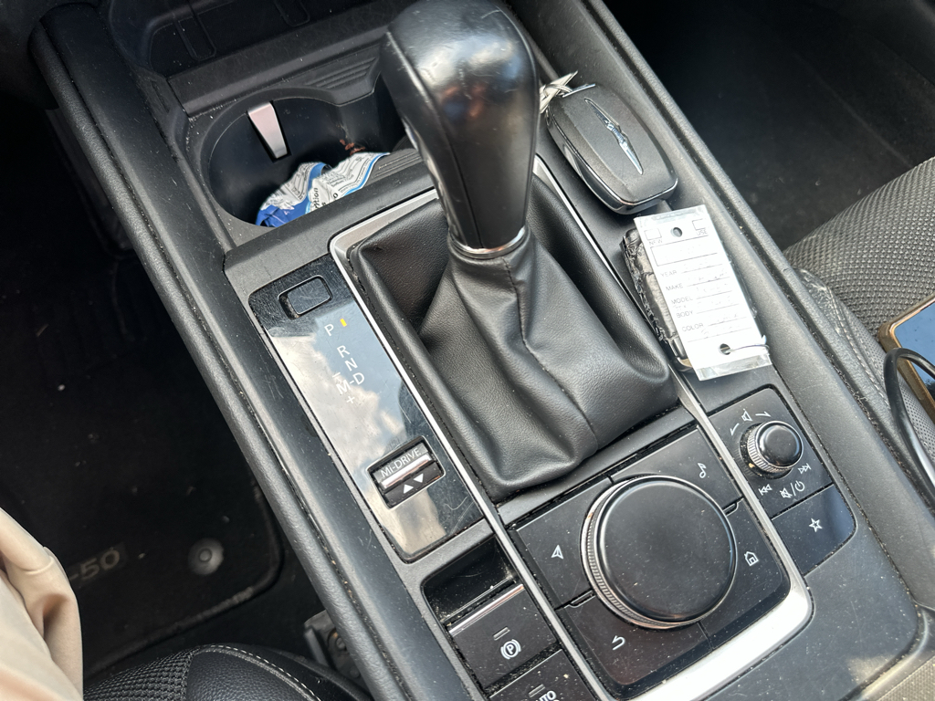 Vehicle photo 29
