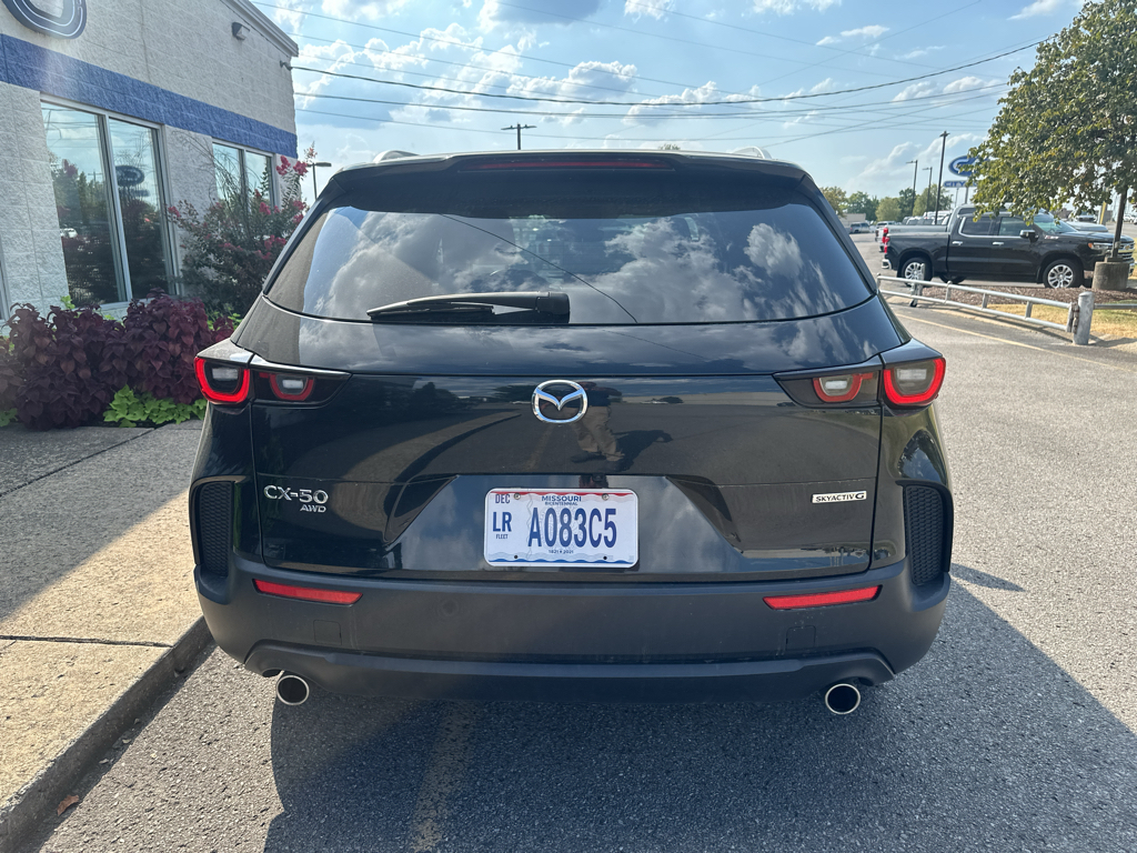 Vehicle photo 5