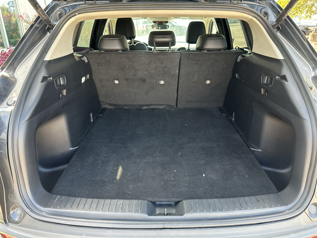 Vehicle photo 14