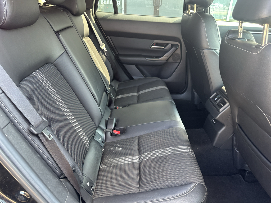 Vehicle photo 12