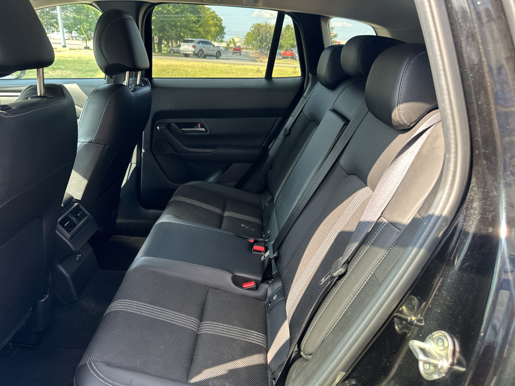 Vehicle photo 15
