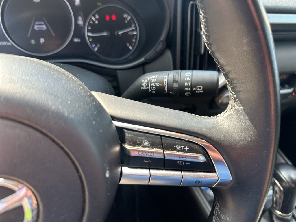Vehicle photo 23