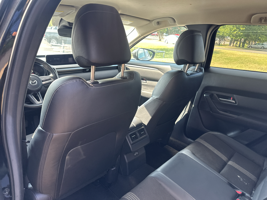 Vehicle photo 16