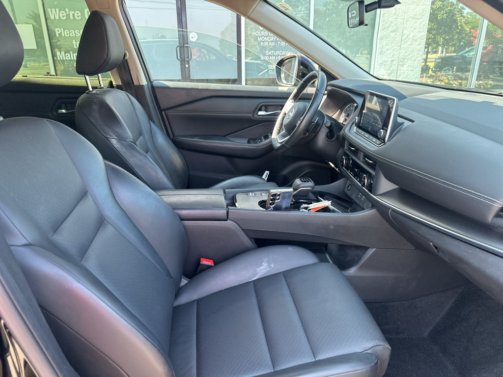 Vehicle photo 10