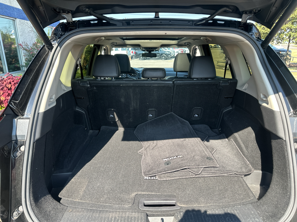 Vehicle photo 15