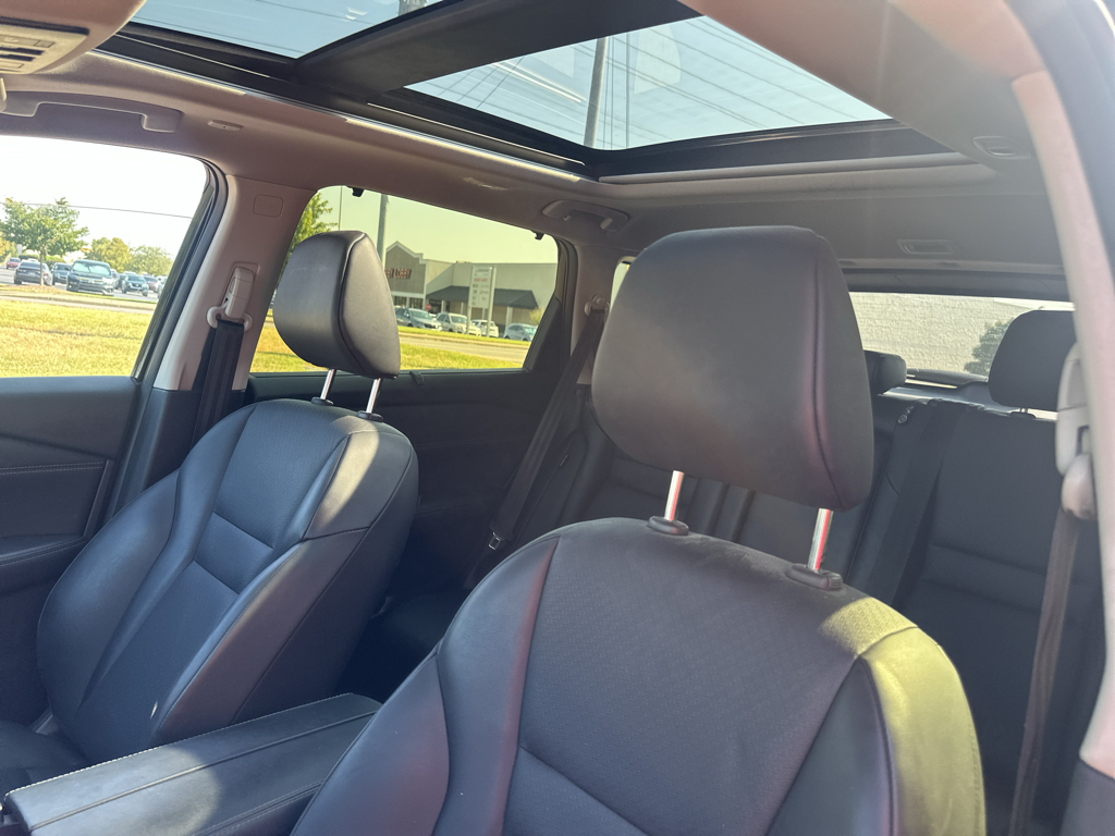 Vehicle photo 19