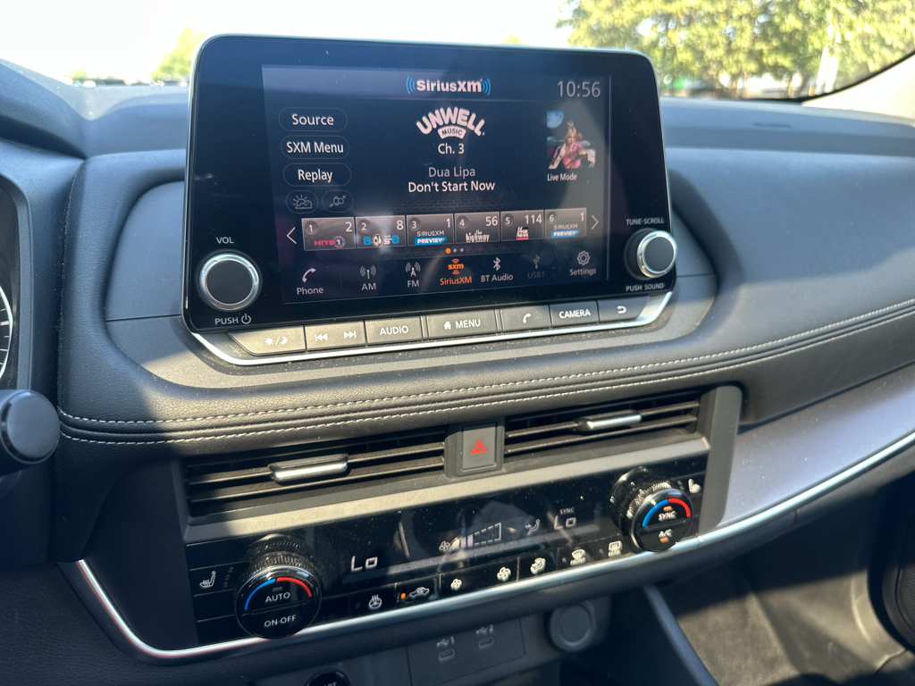 Vehicle photo 28