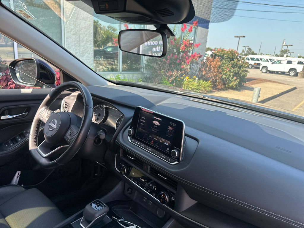 Vehicle photo 11