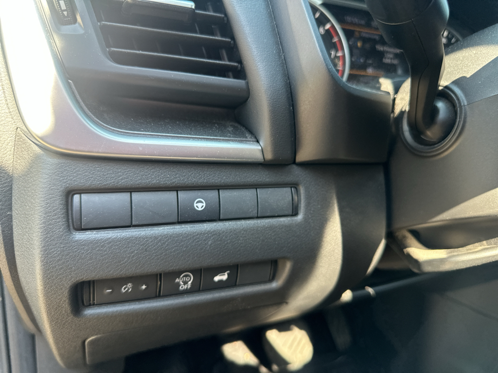 Vehicle photo 22