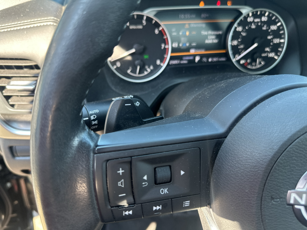 Vehicle photo 24