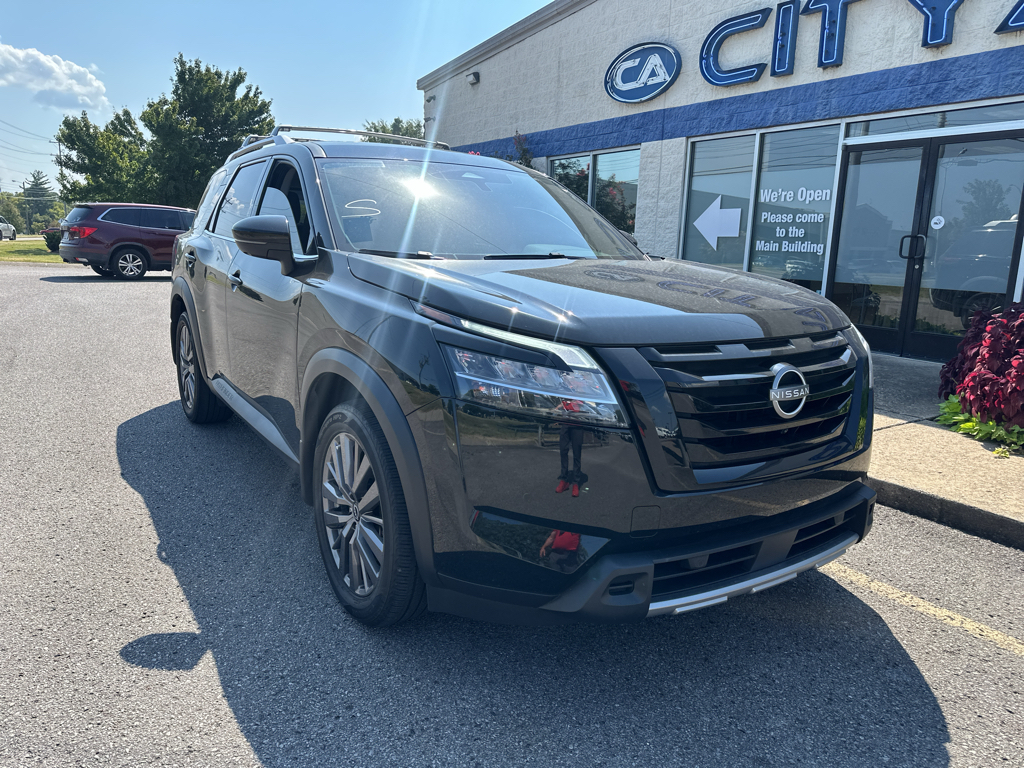 Vehicle photo 2