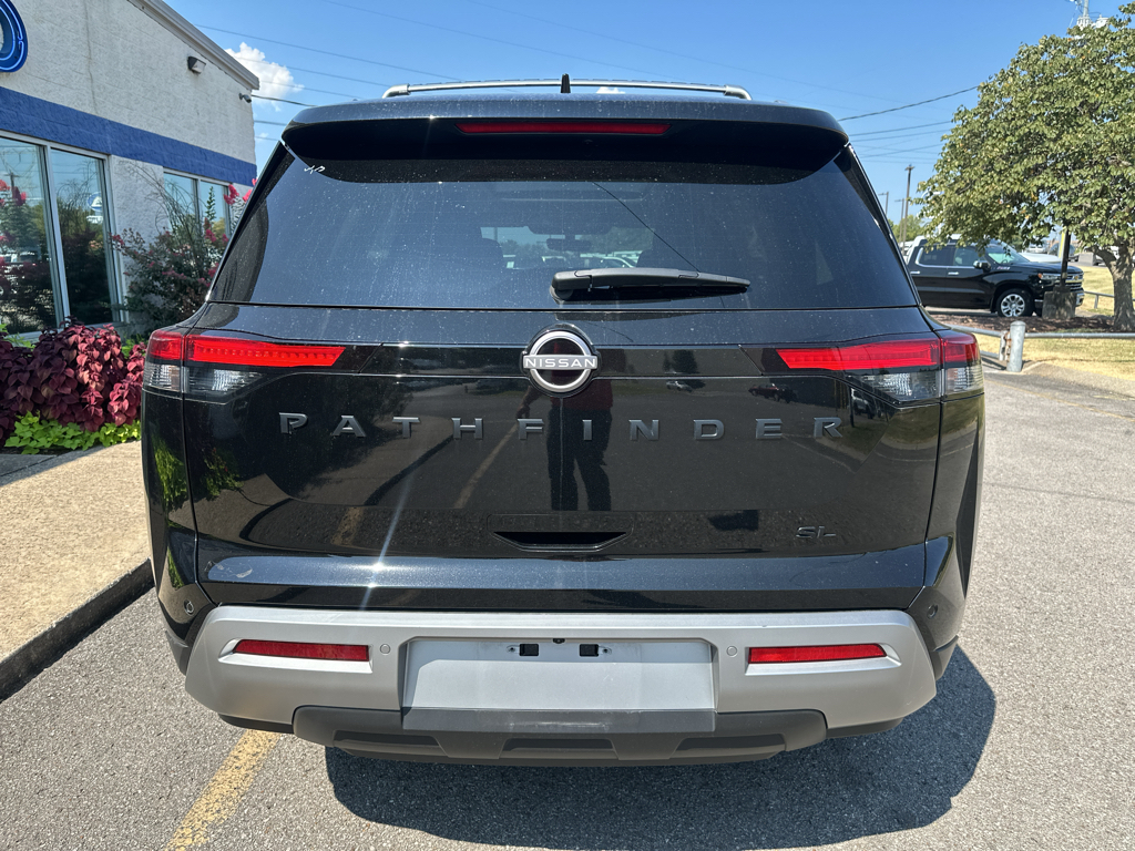 Vehicle photo 5