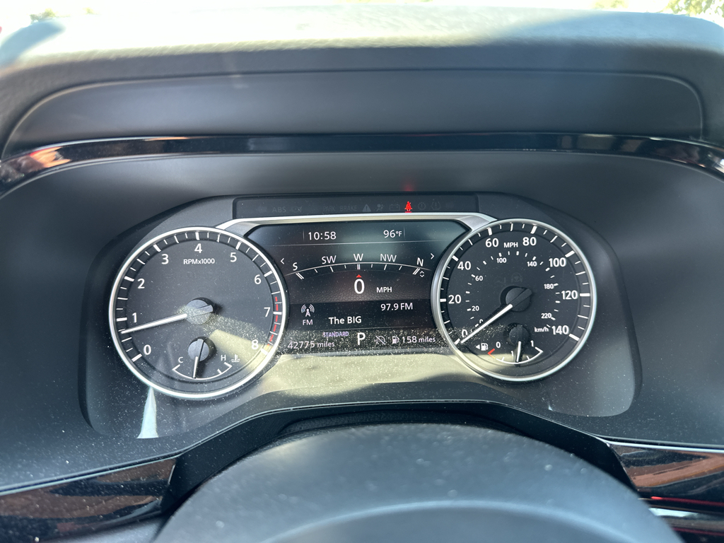 Vehicle photo 23