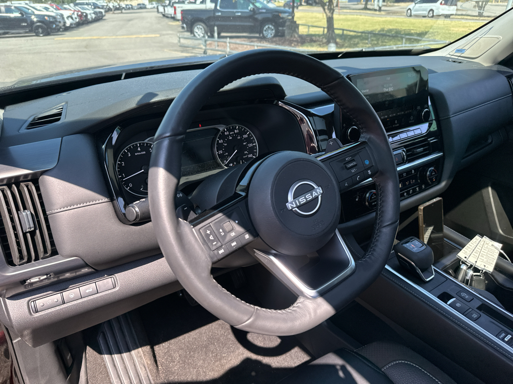 Vehicle photo 19