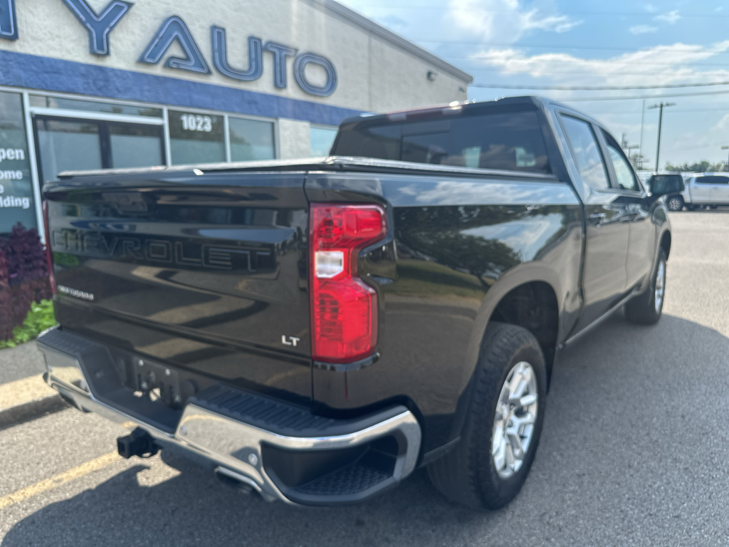 Vehicle photo 4
