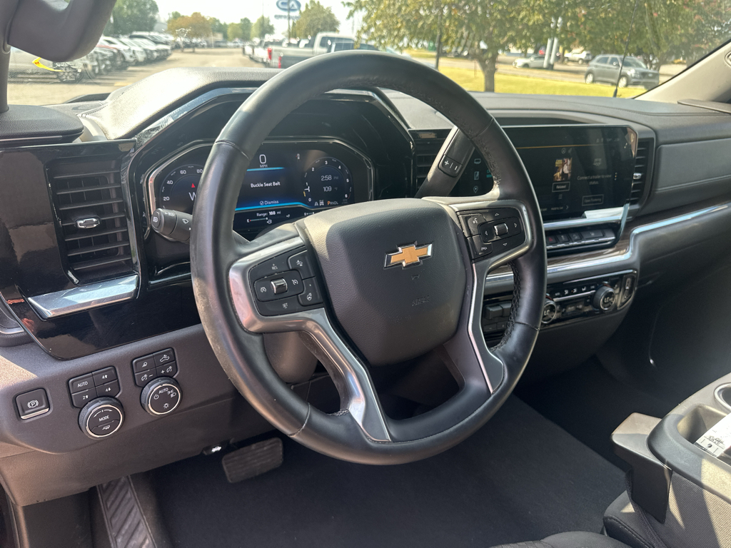 Vehicle photo 19