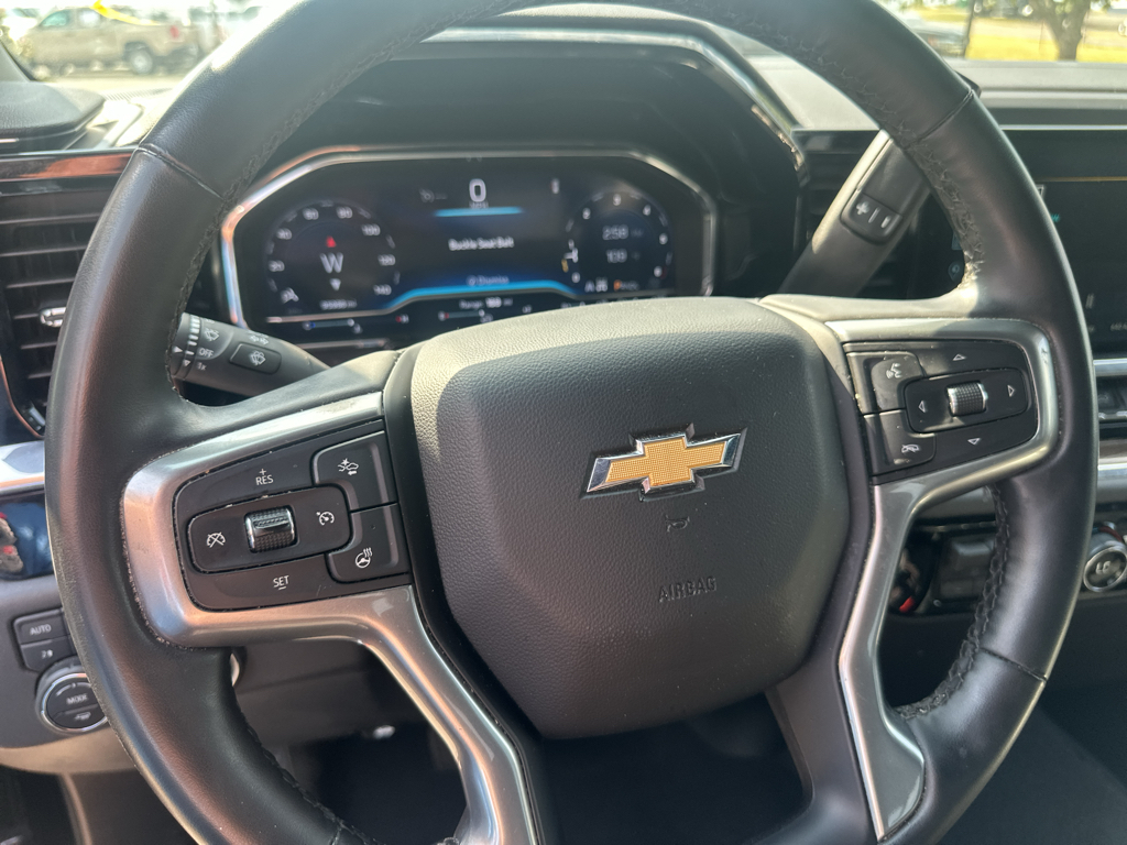 Vehicle photo 22