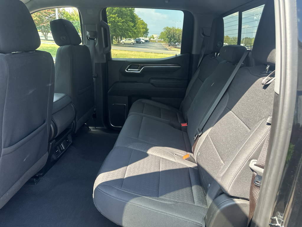 Vehicle photo 16