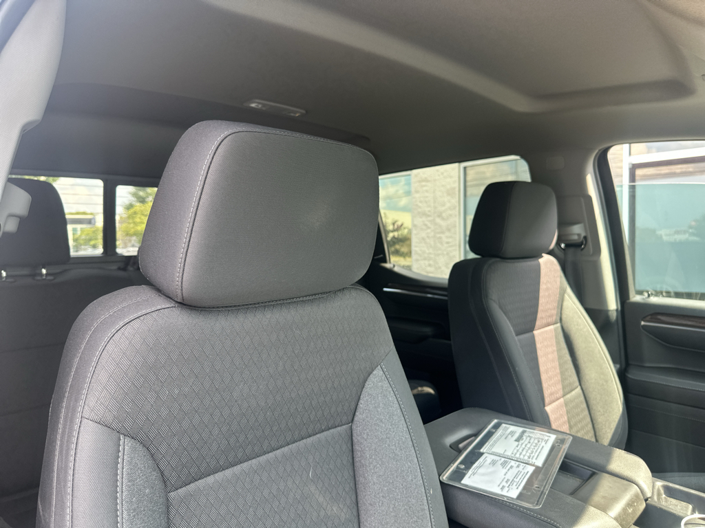 Vehicle photo 12