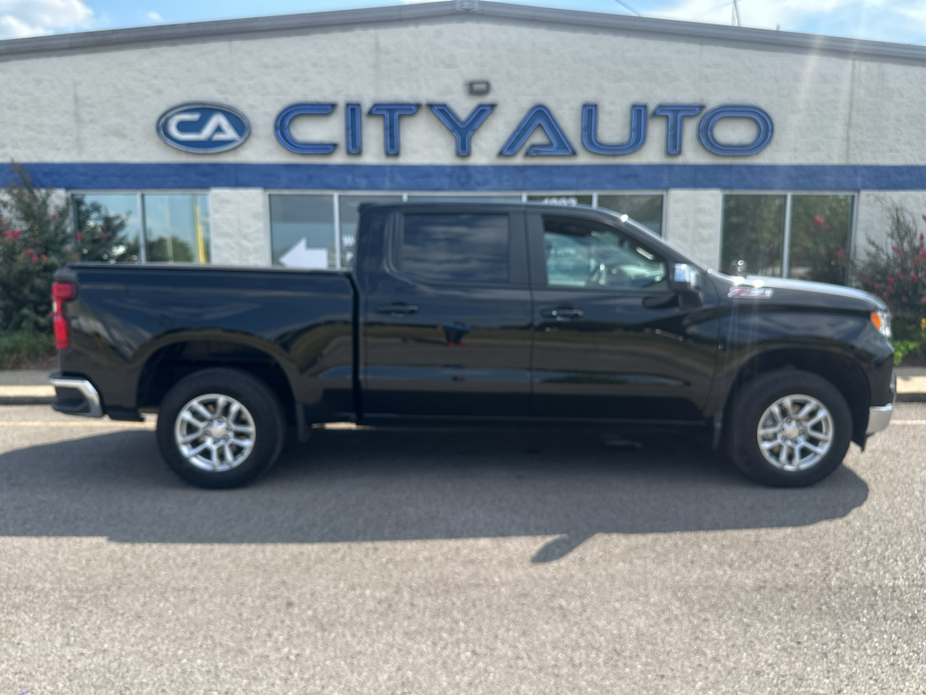 Vehicle photo 3