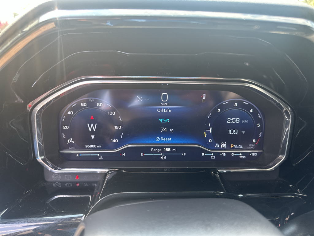 Vehicle photo 25