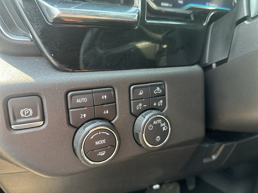 Vehicle photo 21