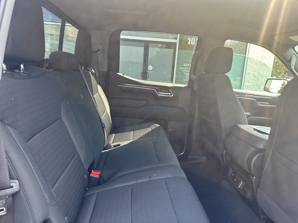 Vehicle photo 13