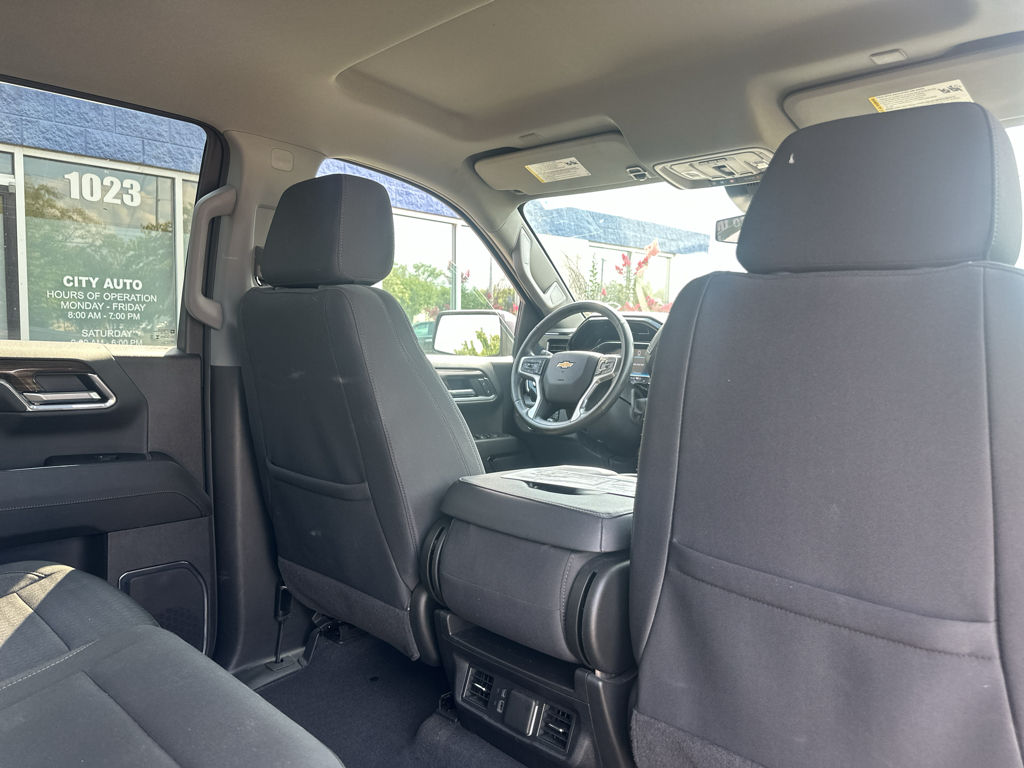 Vehicle photo 14
