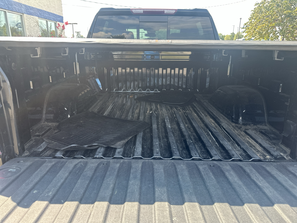 Vehicle photo 15
