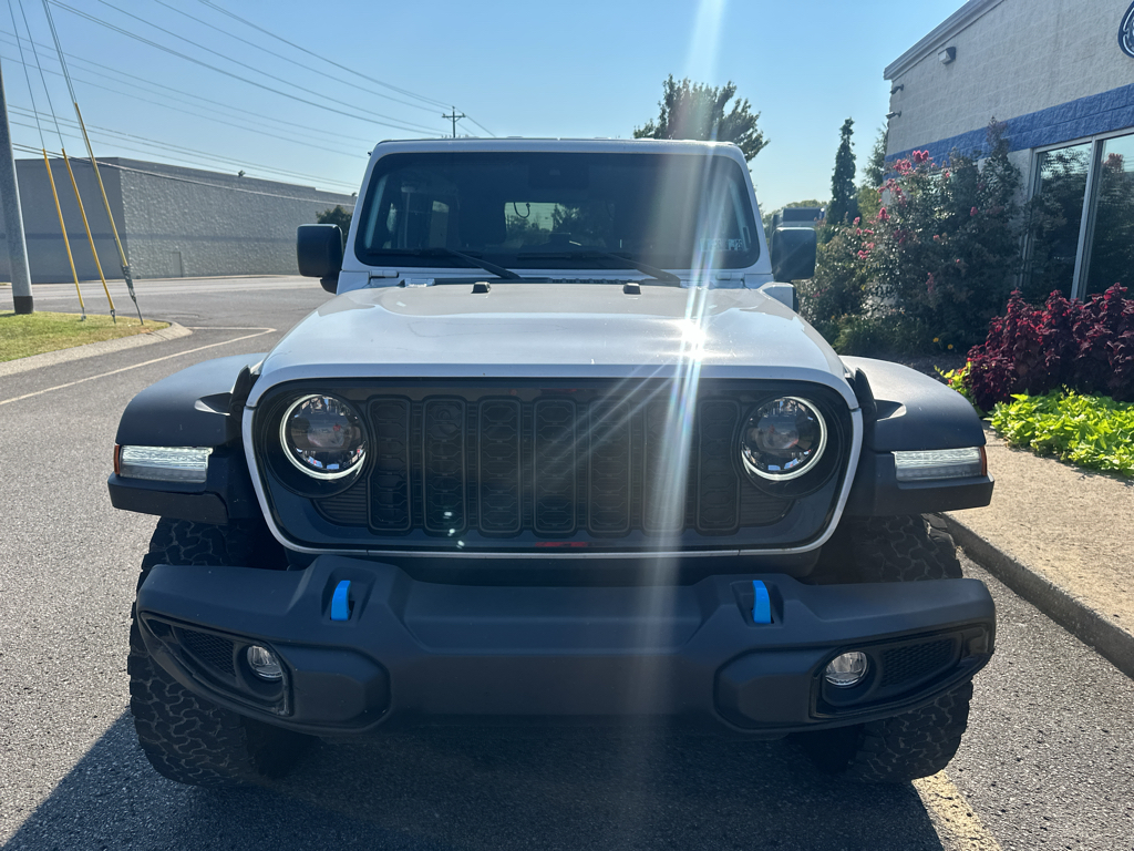 Vehicle photo 9
