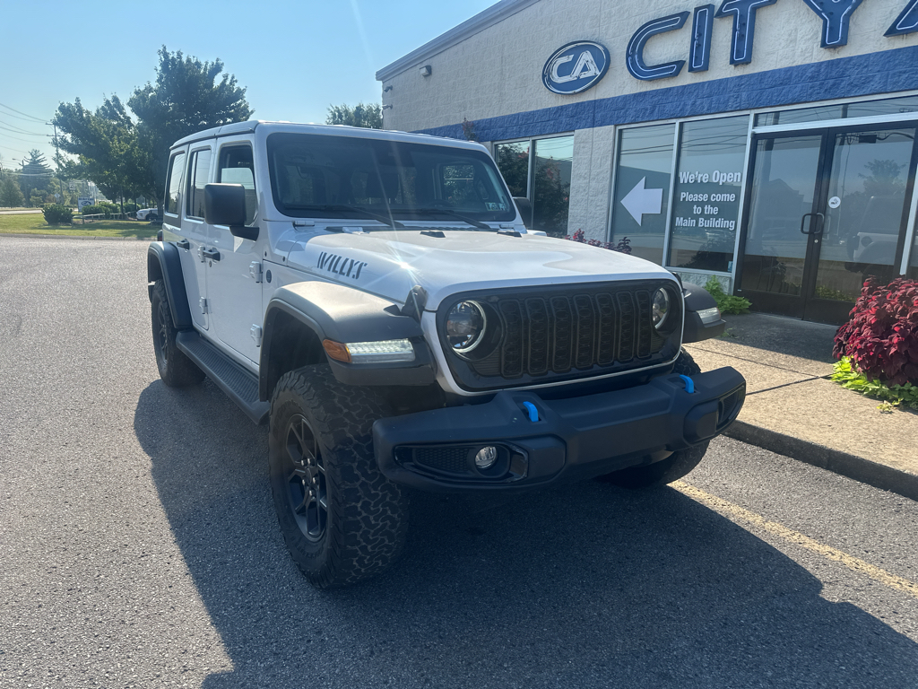 Vehicle photo 2