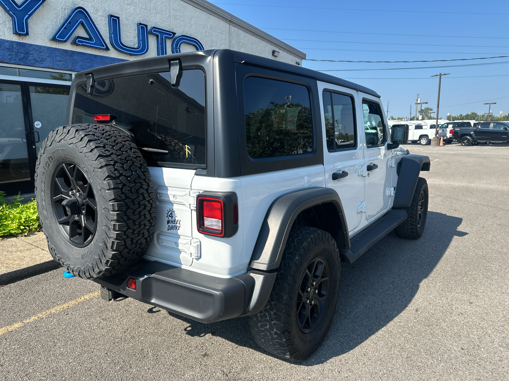 Vehicle photo 4