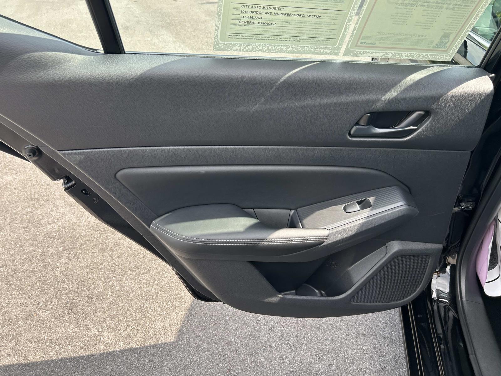 Vehicle photo 22