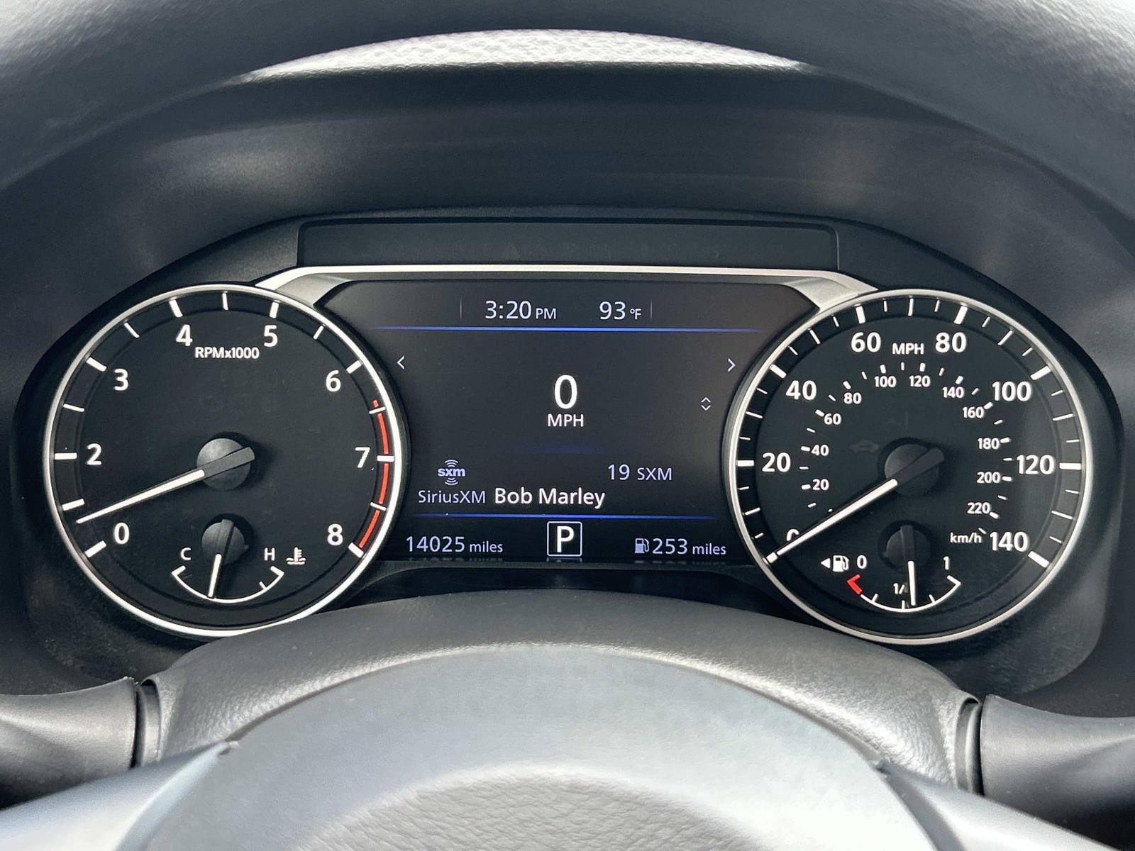 Vehicle photo 35