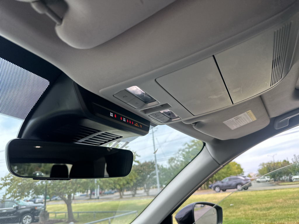 Vehicle photo 32