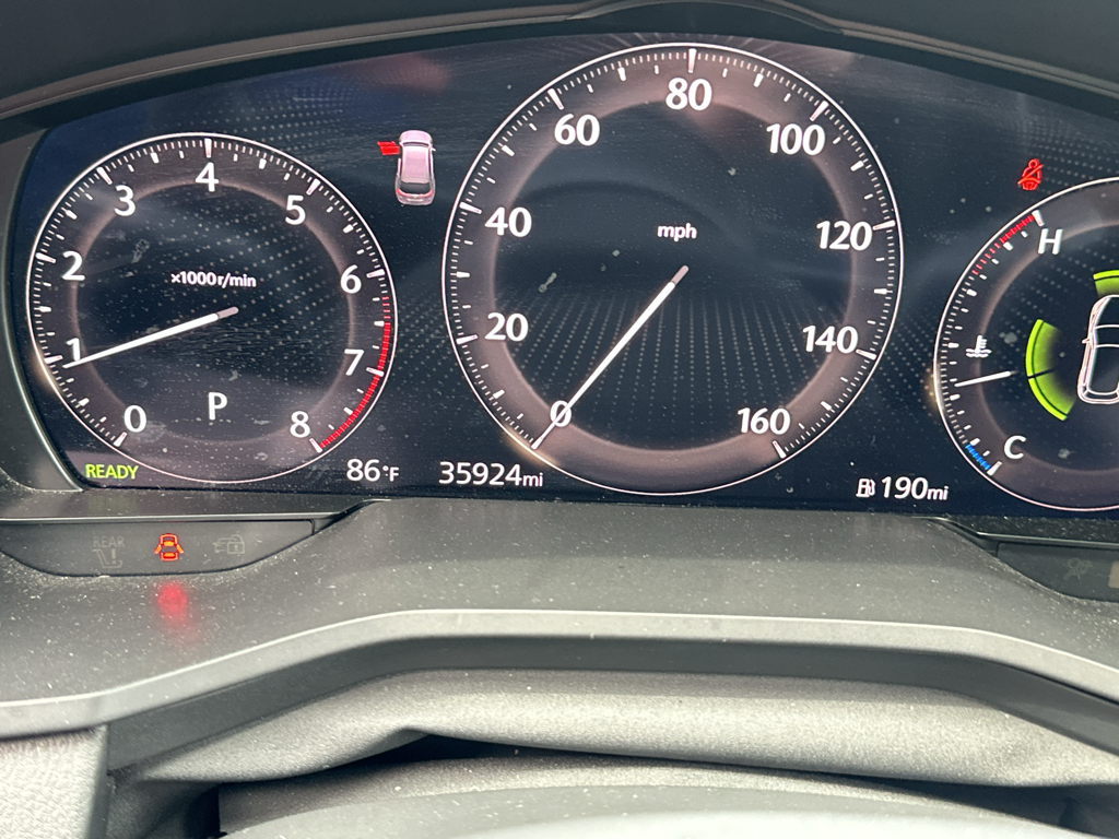 Vehicle photo 28