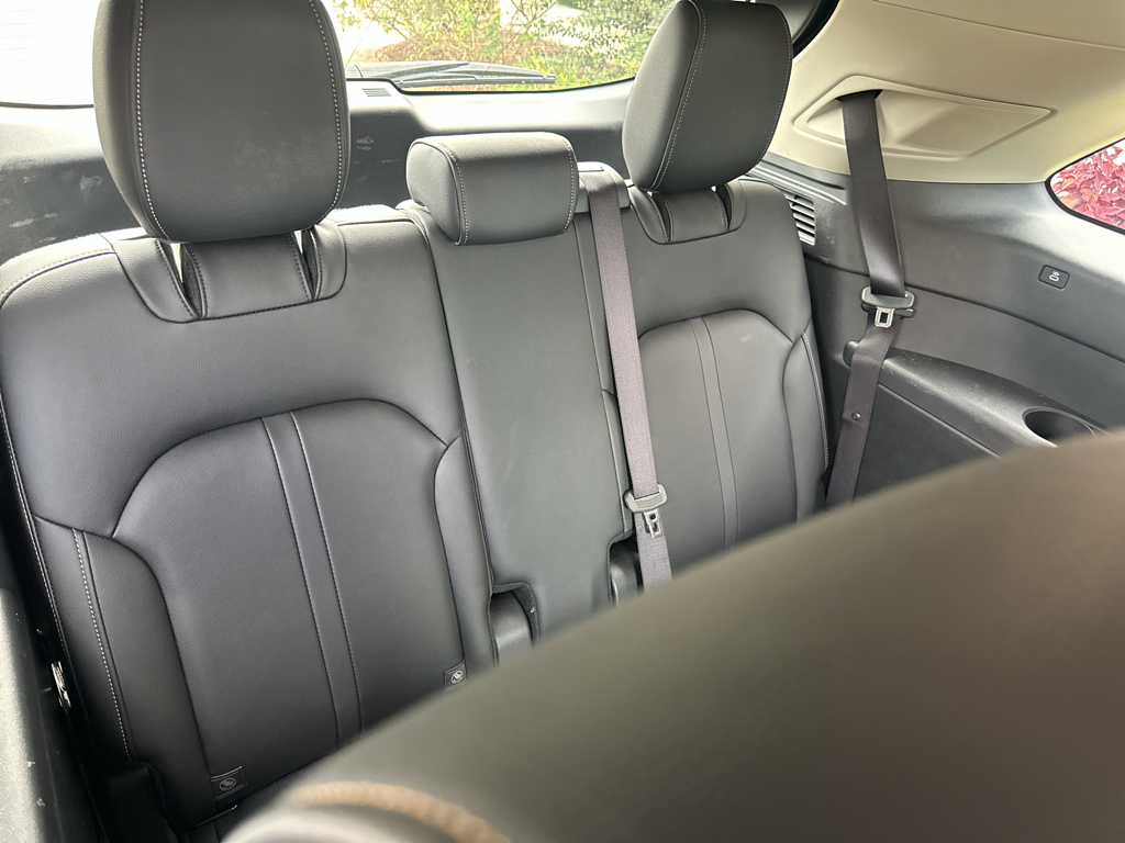 Vehicle photo 15