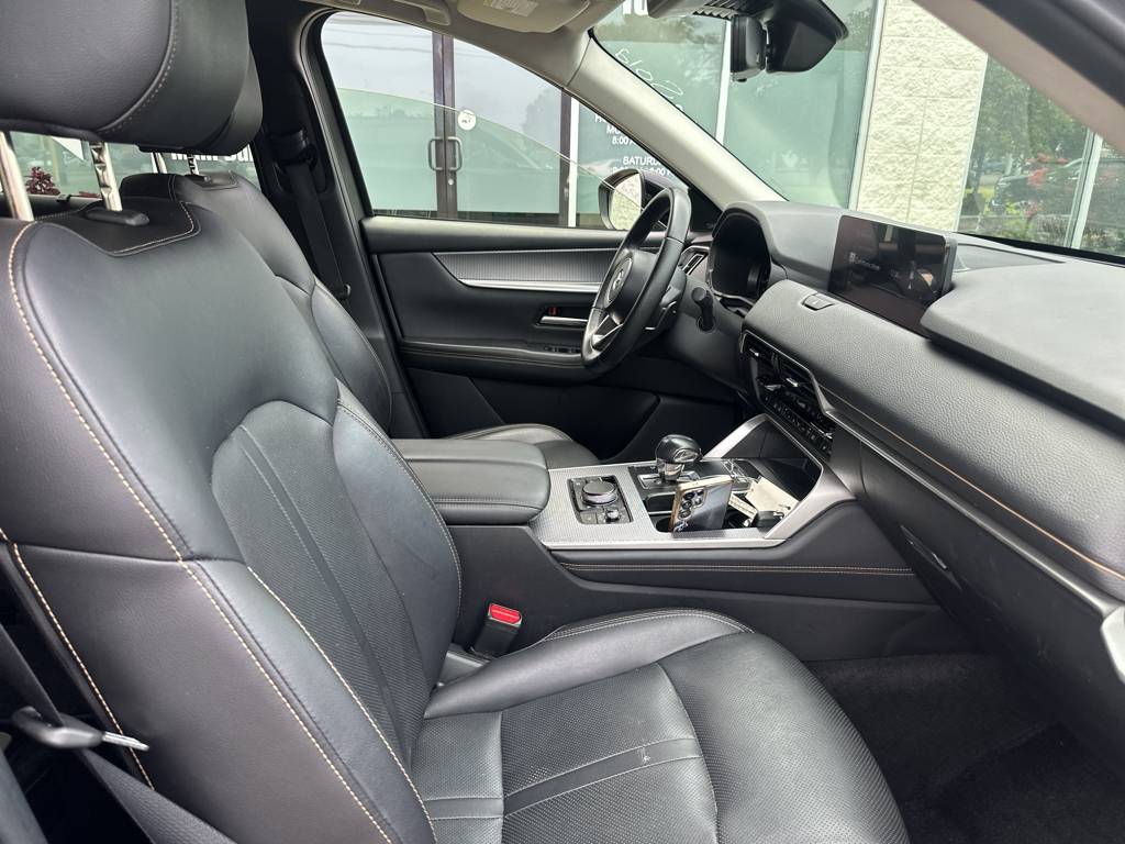 Vehicle photo 10