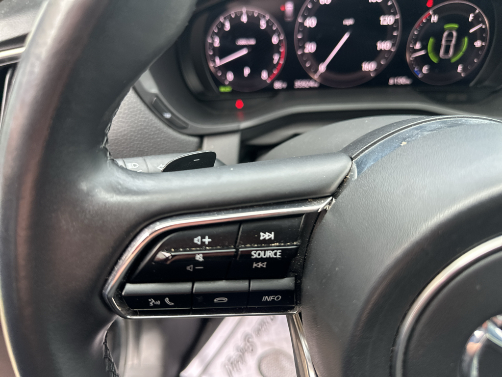 Vehicle photo 25