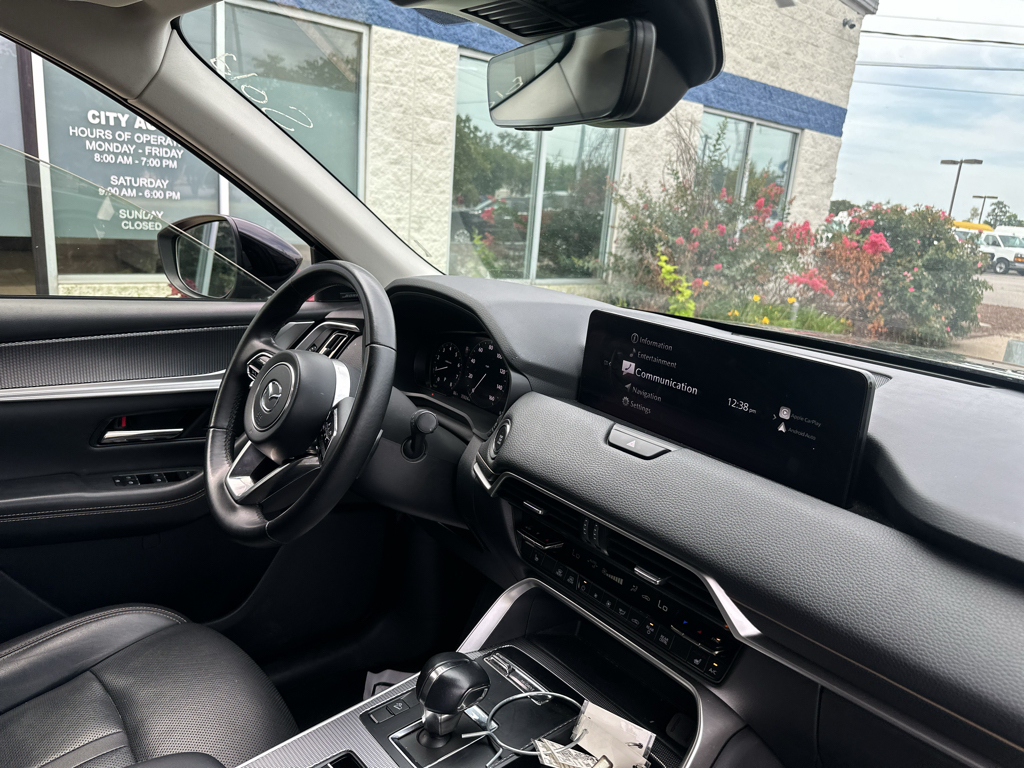 Vehicle photo 11