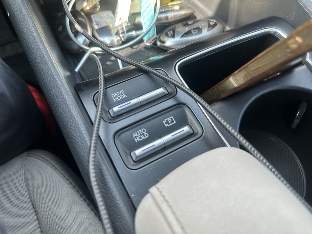 Vehicle photo 30