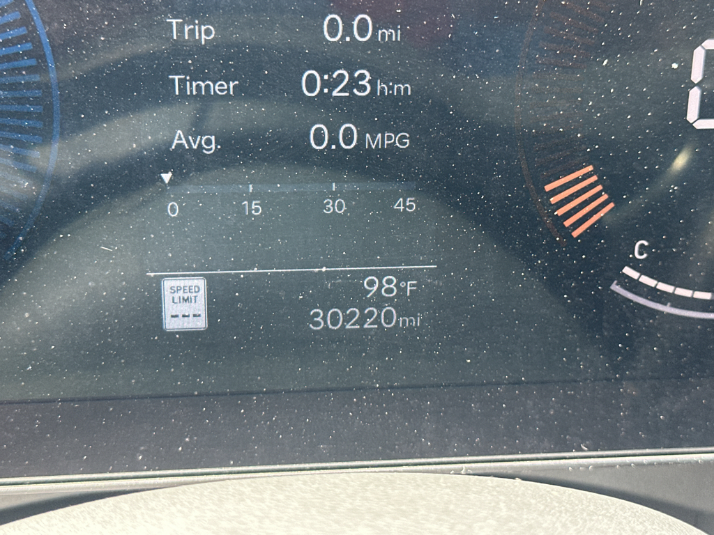 Vehicle photo 27
