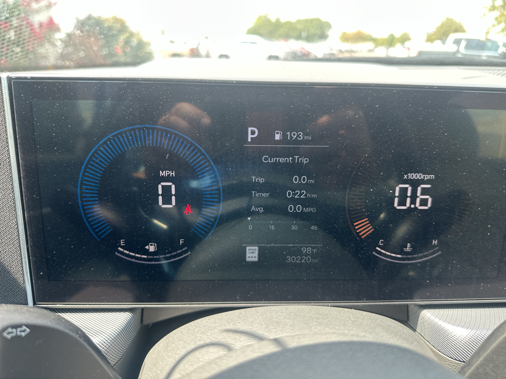 Vehicle photo 25
