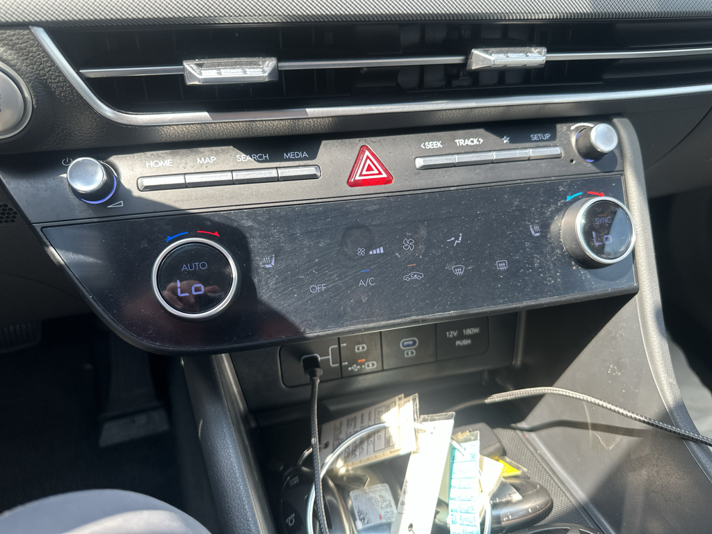 Vehicle photo 29