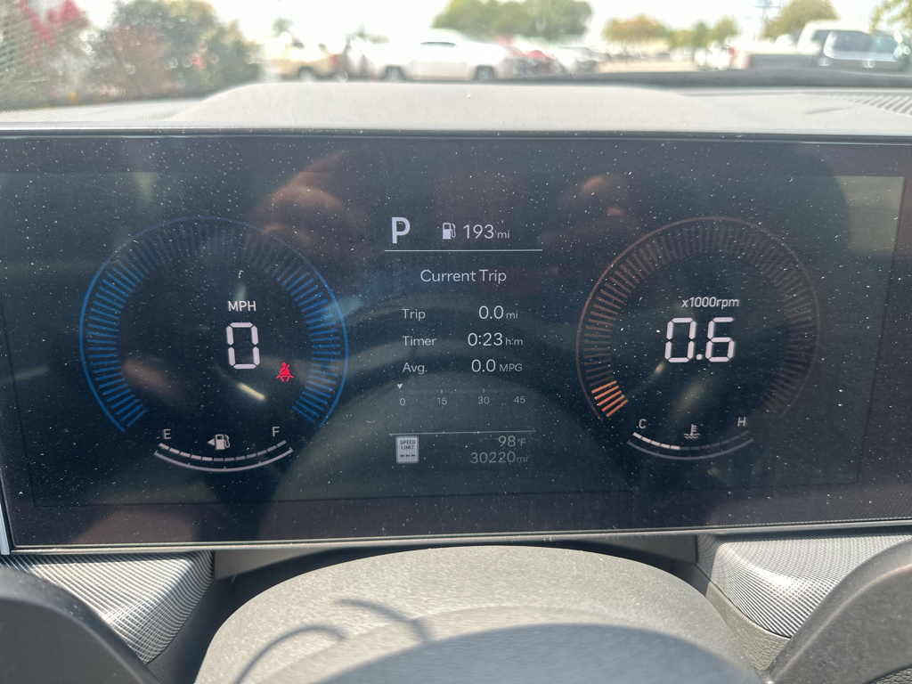 Vehicle photo 26