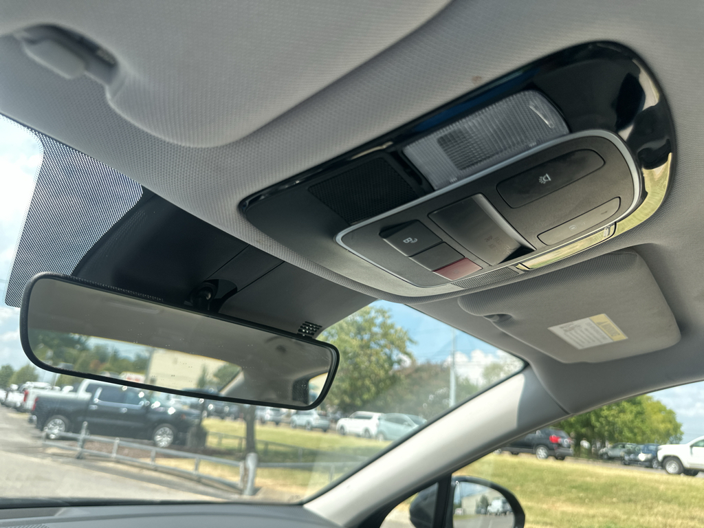 Vehicle photo 31