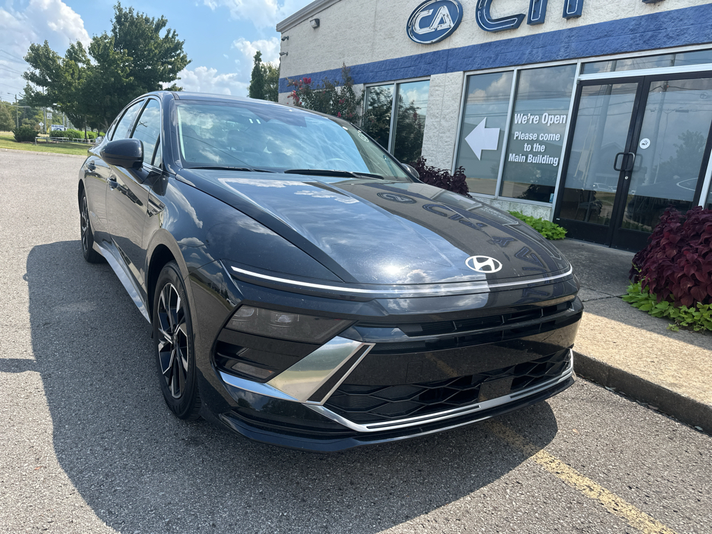 Vehicle photo 2