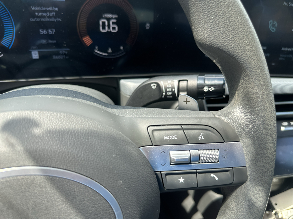 Vehicle photo 24