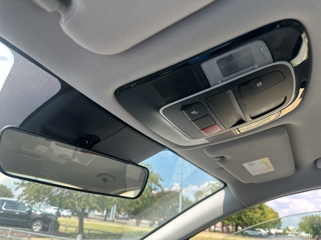 Vehicle photo 31